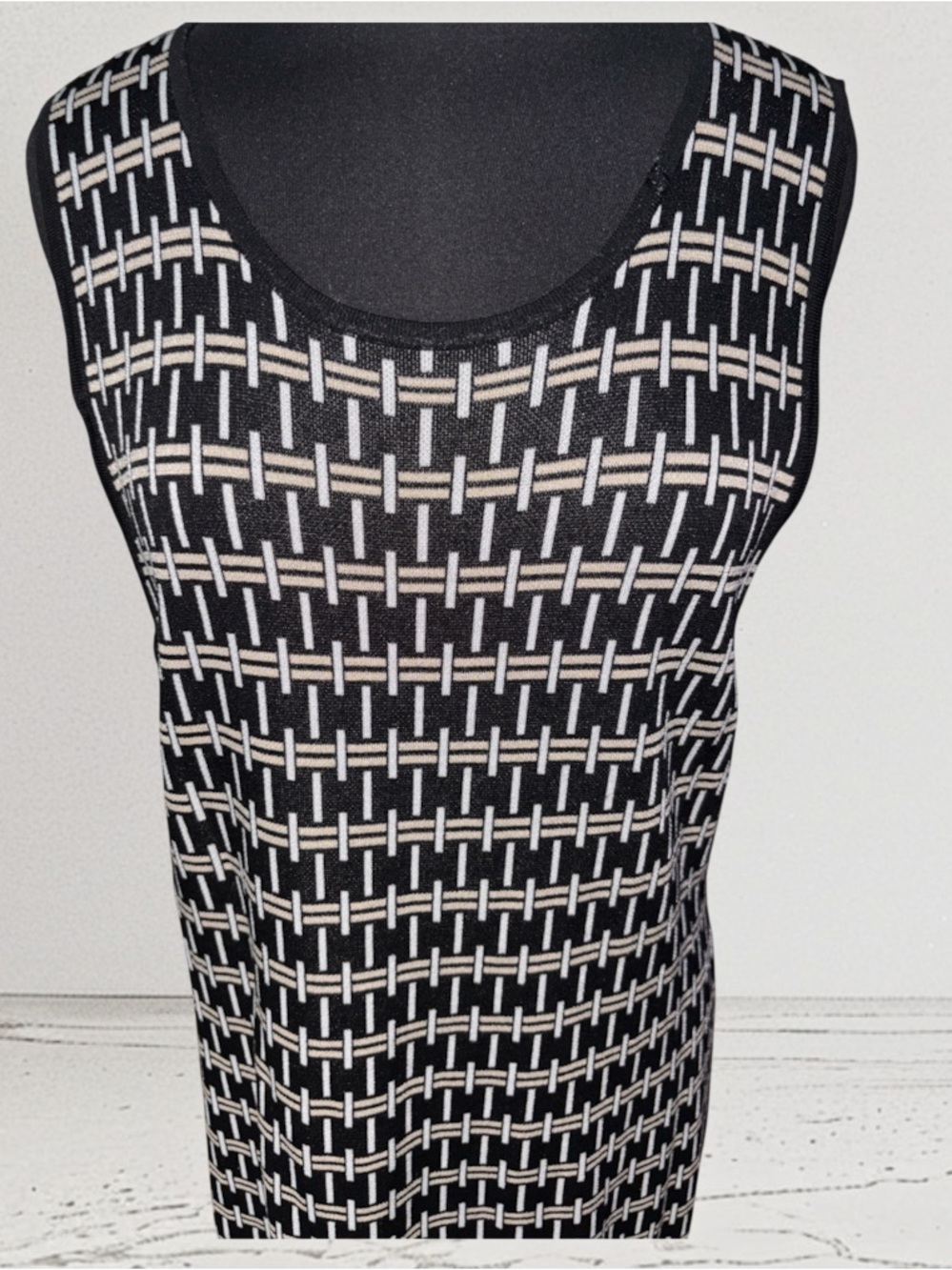 Vince Camuto Geometric Knit Shift Dress, P2P:18.5-20”, L:41.5” - Picture 3 of 9